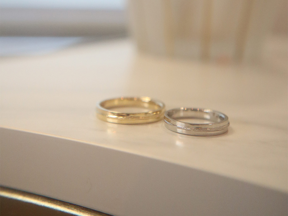 落ち着いた質感を楽しむ結婚指輪