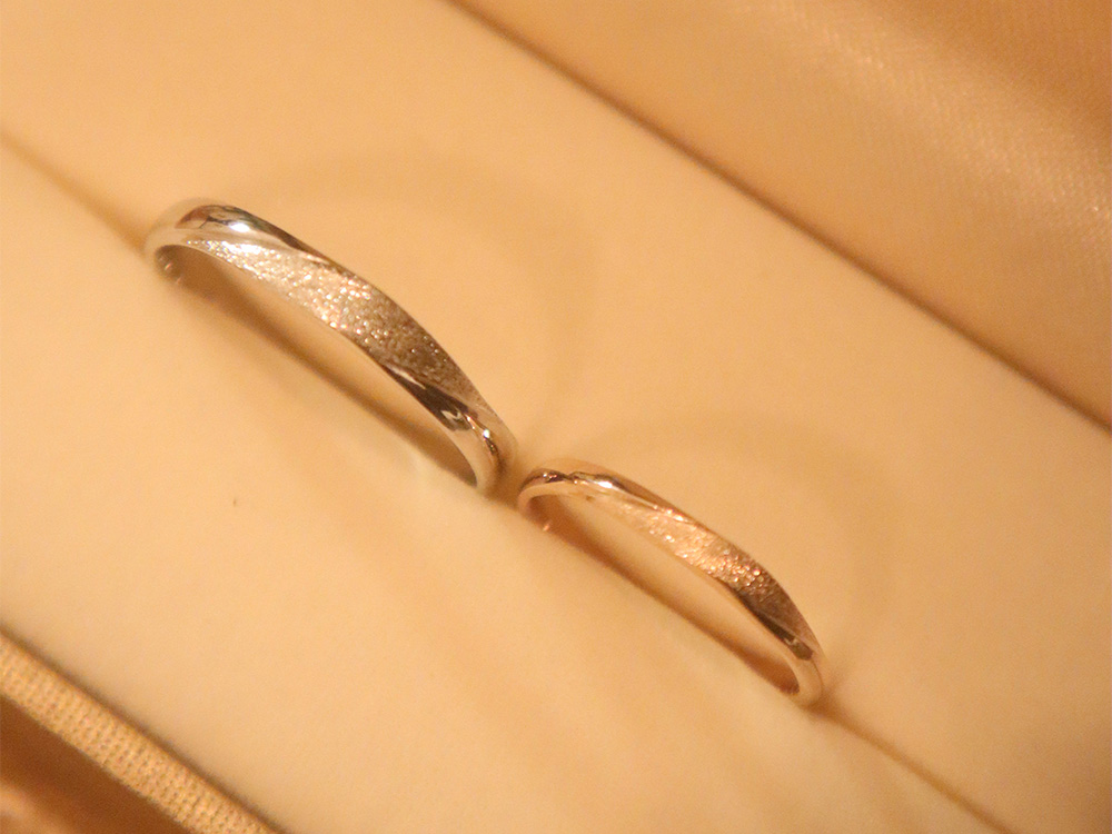 素材や色味にこだわる結婚指輪